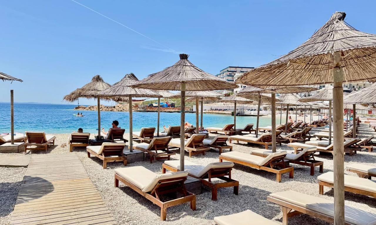 Agora Sea View *